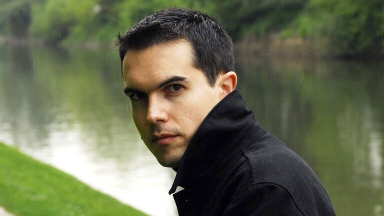 Maxime Chattam fortune