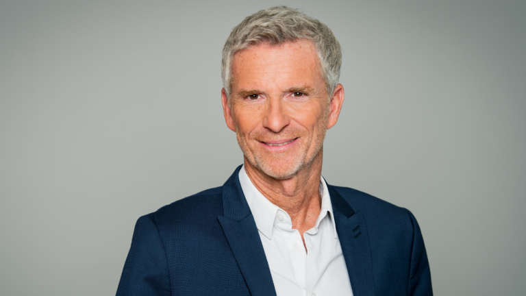 Denis Brogniart fortune