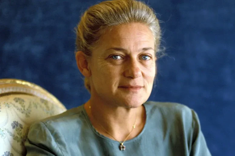 Elisabeth badinter fortune
